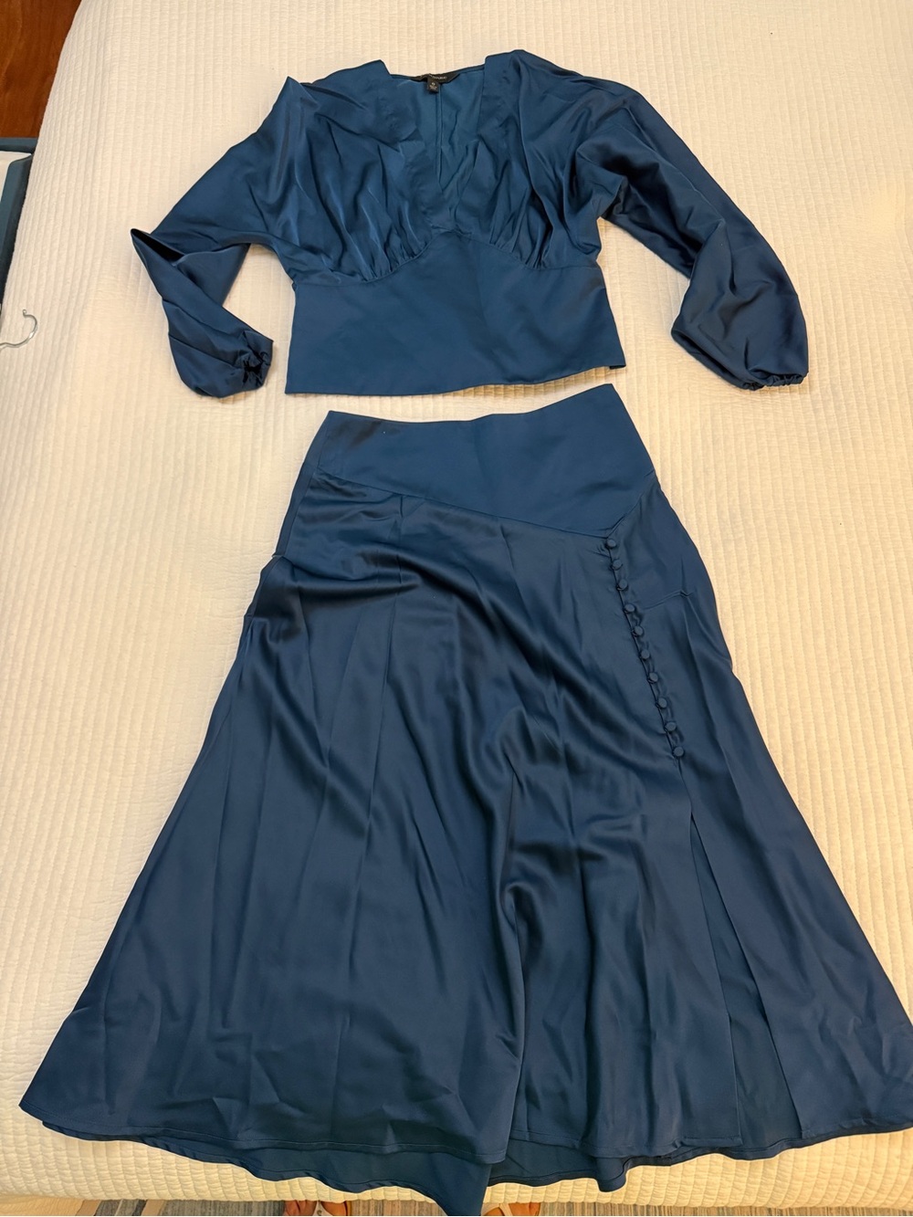 Banana Republic Blue Satin 2 Piece Crop Top Midi Skirt Set Size O